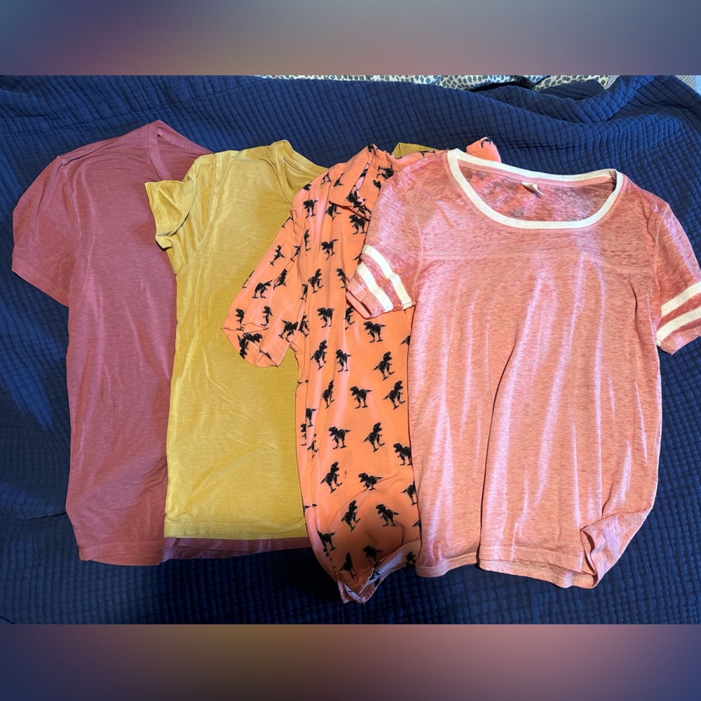 Women’s Shirt Bundle Small/Medium